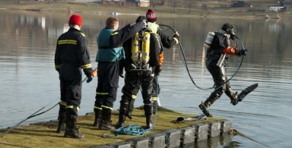Báňští potápěči trénovali na Žermanické přehradě