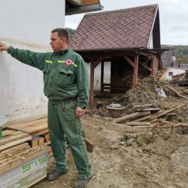 Báňští záchranáři se podíleli na obnovení obce Karlovice na Bruntálsku