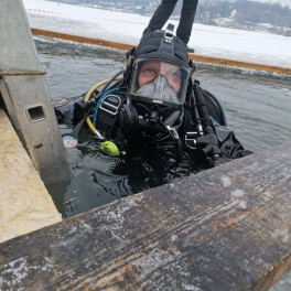 Zimní výcvik báňských potápěčů HBZS Ostrava – potápění pod ledem