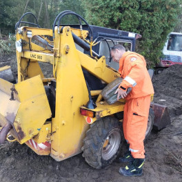 Báňští záchranáři se podíleli na obnovení obce Karlovice na Bruntálsku