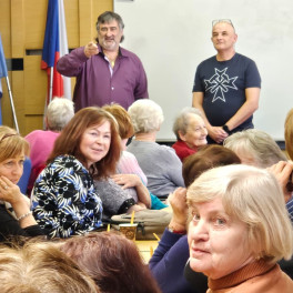 Senioři na závodě HBZS Ostrava: bezpečnost, prevence a den plný zážitků